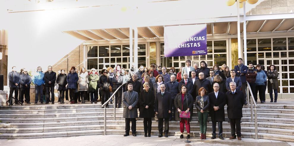 El Gobierno de Aragón guarda un minuto de silencio para condenar el asesinato machista de Rokhaya, ayer en Monzón