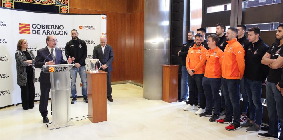 El Presidente muestra su orgullo y admiración por la gesta del Club de Voleibol de Teruel 