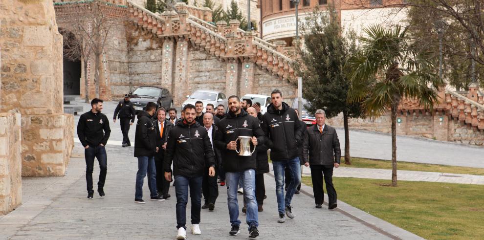 El Presidente muestra su orgullo y admiración por la gesta del Club de Voleibol de Teruel 