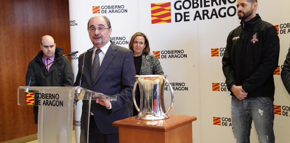 El Presidente muestra su orgullo y admiración por la gesta del Club de Voleibol de Teruel 