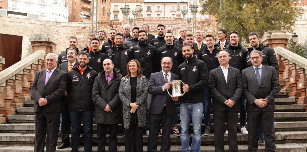 El Presidente muestra su orgullo y admiración por la gesta del Club de Voleibol de Teruel 