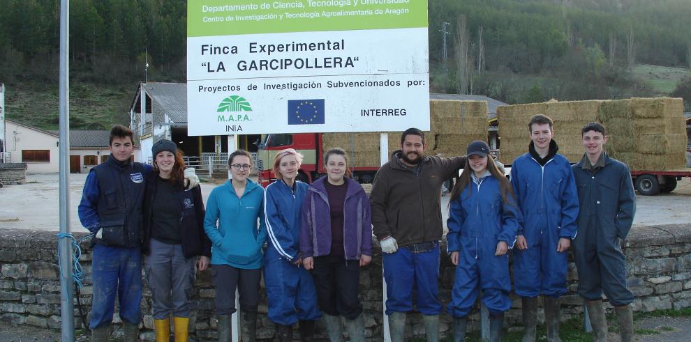 Alumnos británicos de Gestión Animal realizan sus prácticas en La Garcipollera