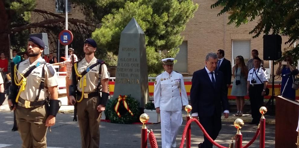 Celaya: "Esta distinción es para todas las personas que han trabajado para conseguir el convenio con el Hospital Militar"