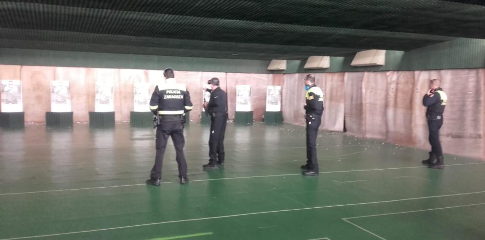 Policías locales de 14 municipios concluyen el primer curso del Gobierno de Aragón de especialista en tiro