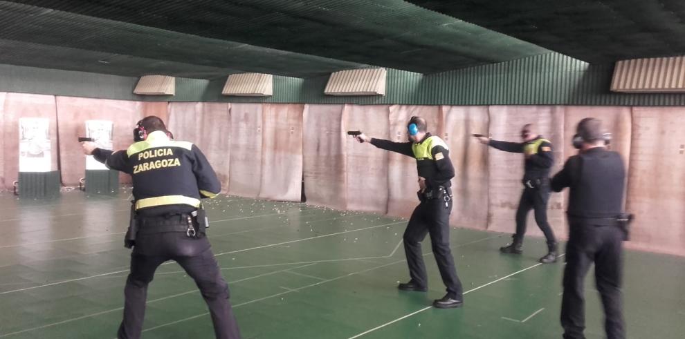 Policías locales de 14 municipios concluyen el primer curso del Gobierno de Aragón de especialista en tiro