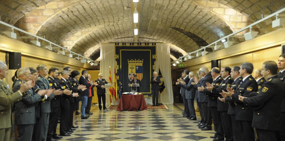 “Hemos de avanzar en la ampliación de funciones de la Policía Adscrita”, dice Guillén en la toma de posesión del nuevo Comisario