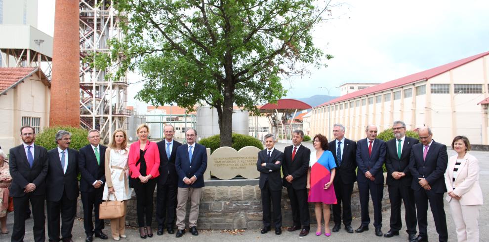 Lambán inaugura la ampliación de la planta de Ercros en Sabiñánigo, coincidiendo con el centenario de la química