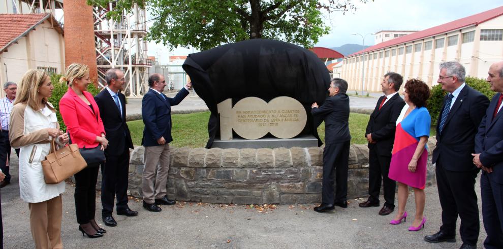 Lambán inaugura la ampliación de la planta de Ercros en Sabiñánigo, coincidiendo con el centenario de la química