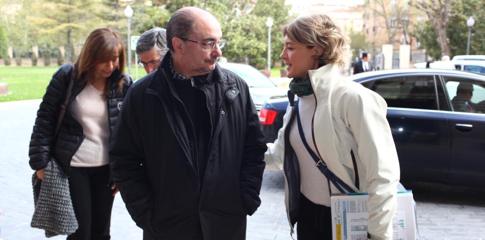 Lambán lanza un mensaje de tranquilidad y asegura que la situación de la crecida está "controlada"