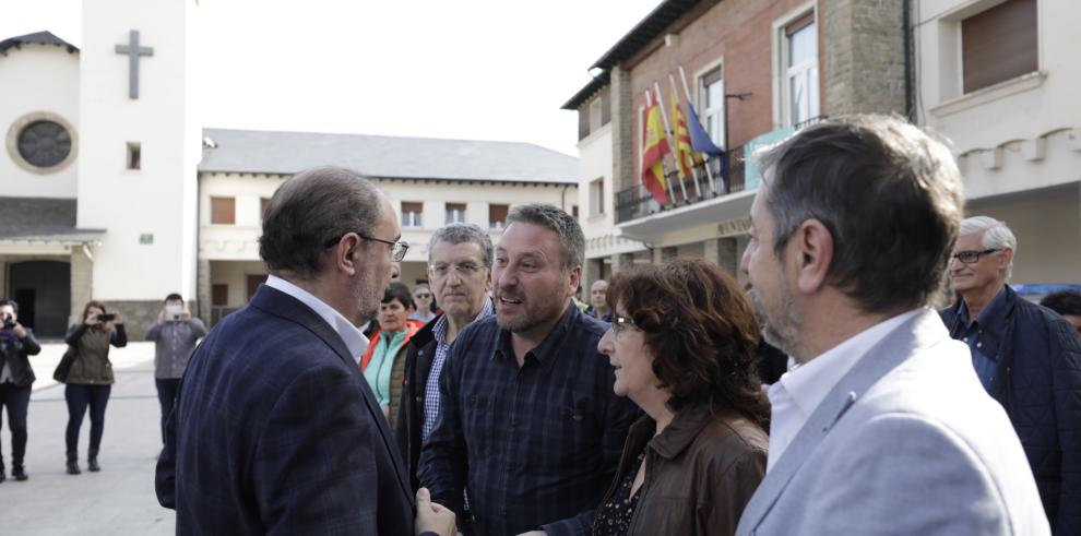 Lambán: "La coordinación institucional permitirá ampliar y optimizar los medios técnicos para garantizar el tráfico seguro en las carreteras alternativas al Monrepós"