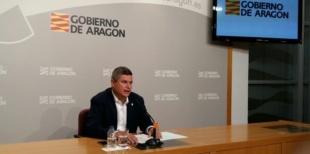 Lambán ha comparecido ante el pleno de las Cortes más veces que ningún otro presidente de Aragón 