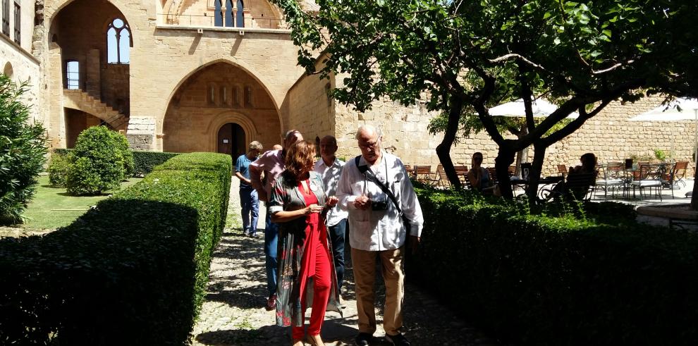 Saura recuerda su amistad con Buñuel y aplaude la intensa actividad cultural de Aragón horas antes de recibir el premio Buñuel Calanda