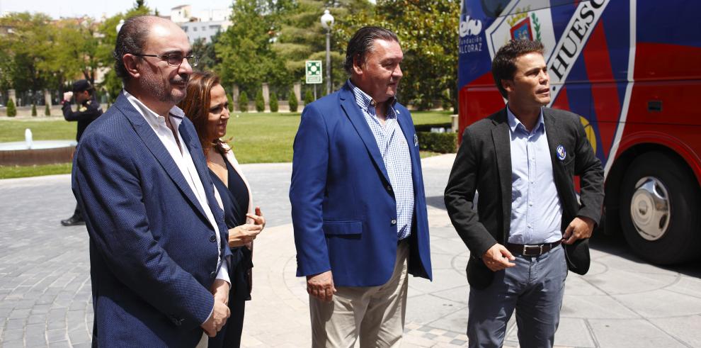 Gran recibimiento al SD Huesca tras ascender a Primera División