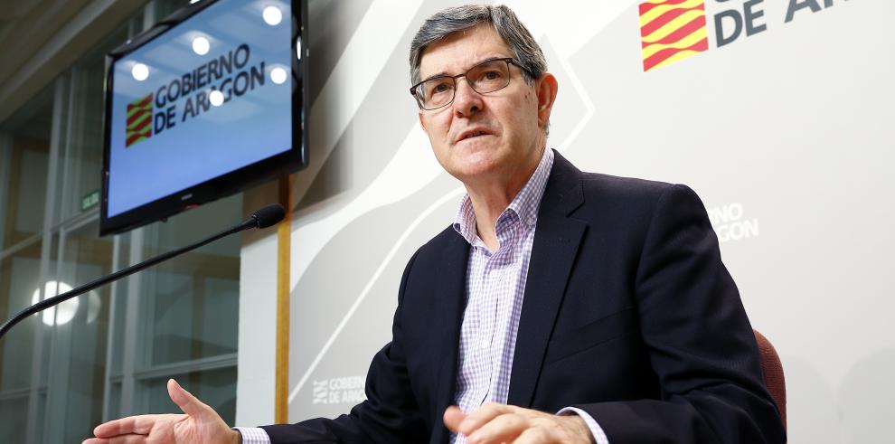 El Gobierno de Aragón celebra los 40 años de la Constitución con un amplio programa de actos y la concesión de su máxima distinción a los ponentes  