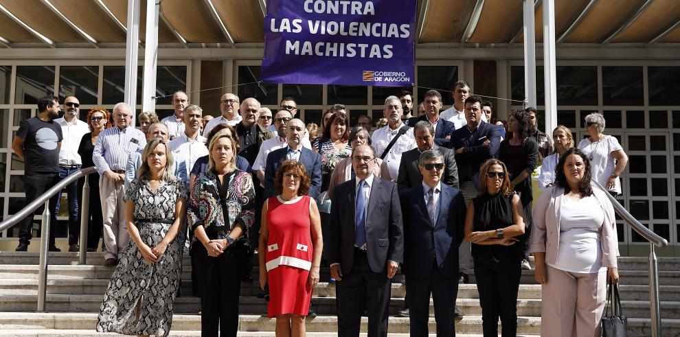 El Gobierno de Aragón condena con un minuto de silencio el asesinato de una mujer en Zaragoza