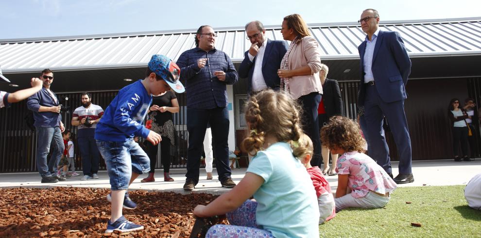 El Presidente de Aragón inaugura el centro público integrado de Arcosur, donde el próximo curso habrá 338 alumnos matriculados, poniendo fin al éxodo escolar de la zona