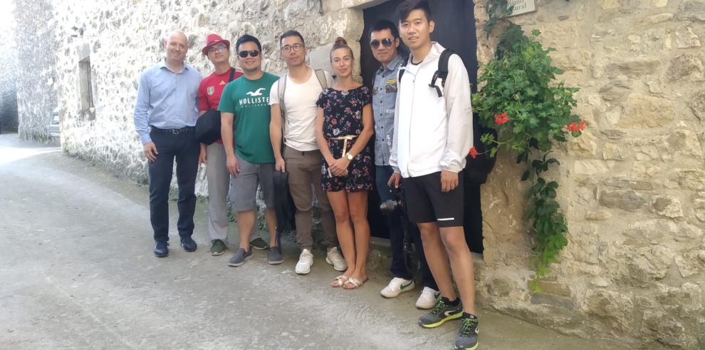 Periodistas chinos participan en un Viaje de Familiarización por diversos puntos de Aragón