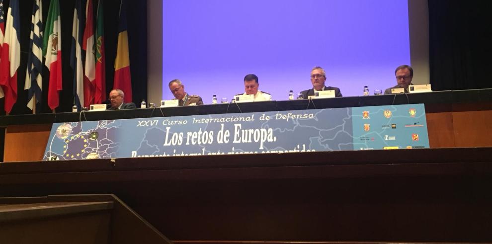 “La inseguridad también se ha globalizado”, dice Pinedo en el Curso Internacional de Defensa