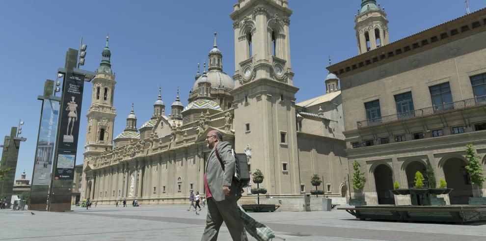 El IAACC Pablo Serrano propone un viaje por la literatura en español de la mano de los retratos de Daniel Mordzinski a sus grandes escritores