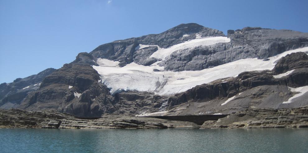 Los hielos y lagos glaciares guardan una valiosa información medioambiental