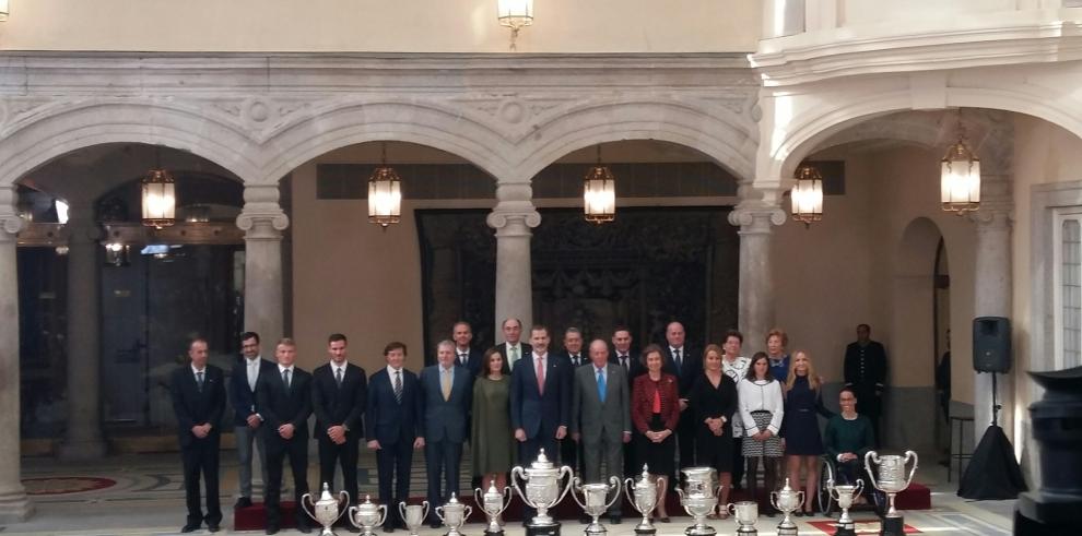 La consejera Mayte Pérez acompaña a Teresa Perales en los Premios Nacionales del Deporte