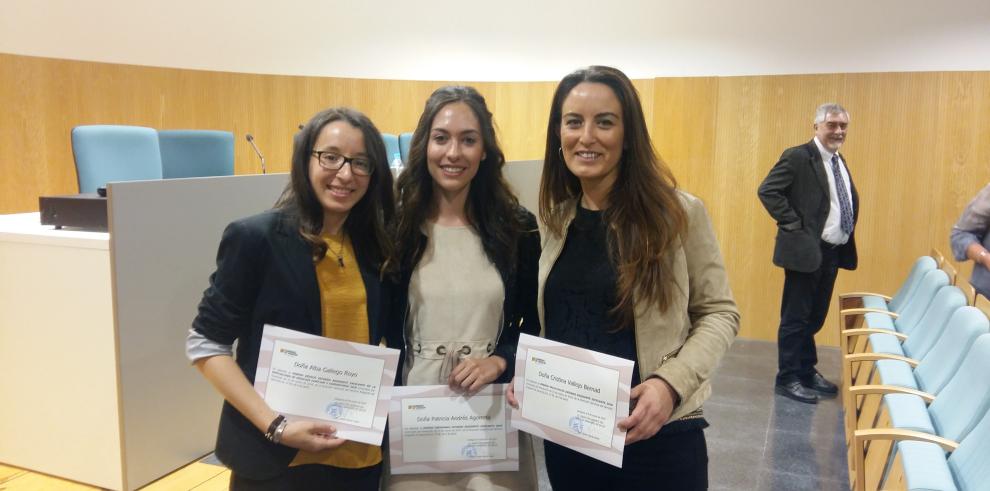 Cristina Vallejo, Alba Gallego y Patricia Andrés han recibido los premios a las Profesionales Sanitarias Internas Residentes Excelentes de este año