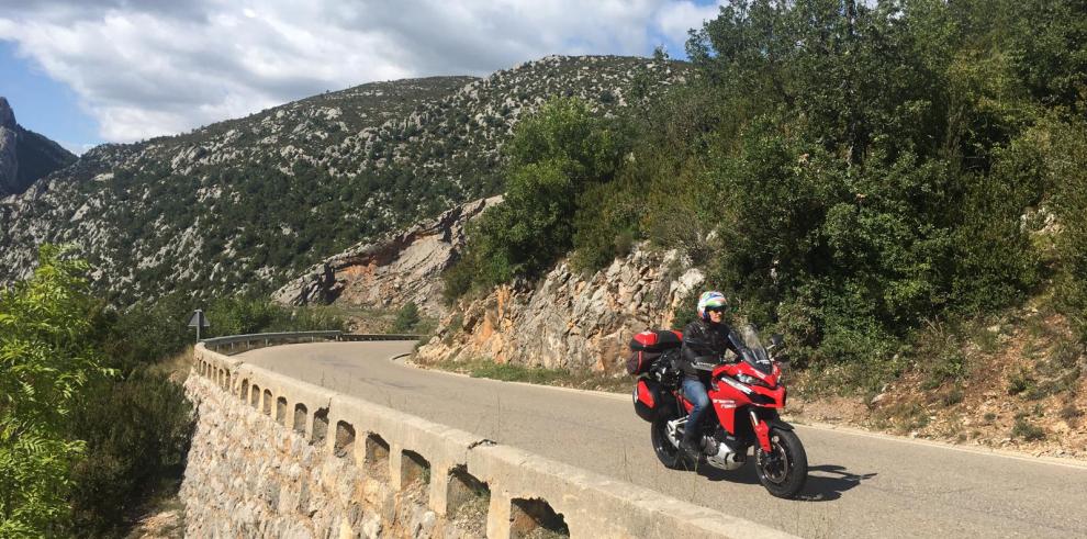 Periodistas italianos y tour operadores alemanes conocen la oferta aragonesa de Slow-Driving 