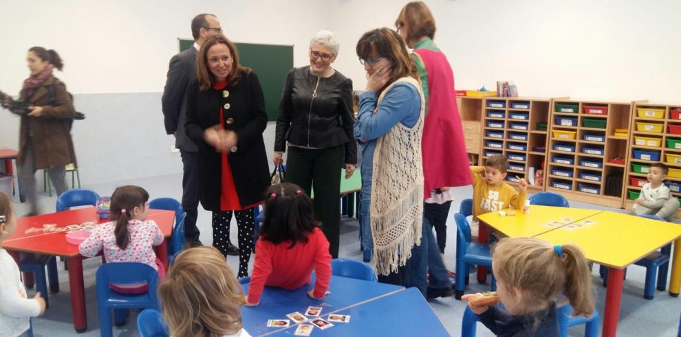 Mayte Pérez: “Hoy es un gran día para la educación pública aragonesa, un día de estreno para más de 600 familias”