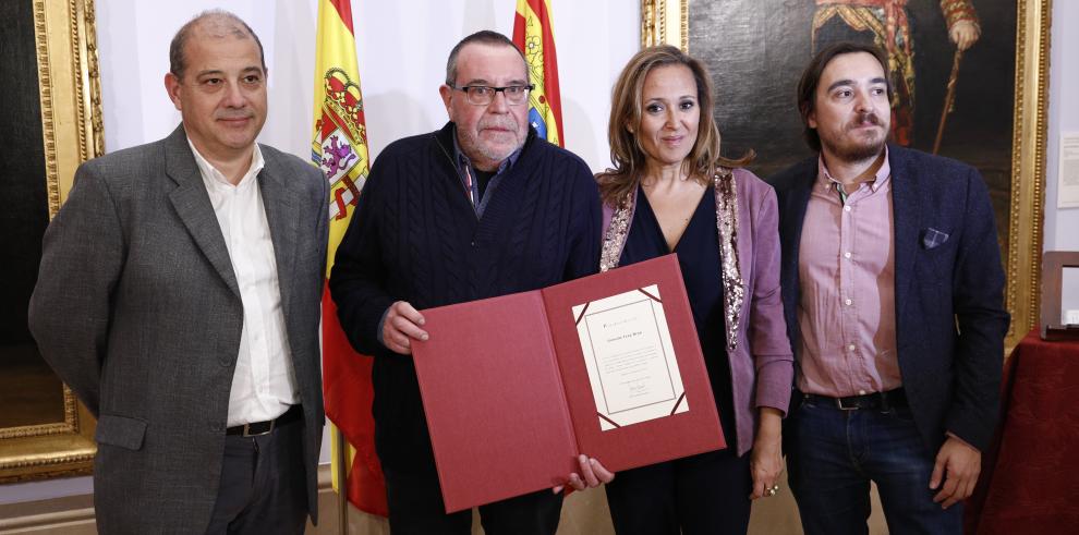 Mayte Pérez: “Gonzalo Tena es un artista callado, discreto y absolutamente prestigiado que ha hecho de la pintura un fin en sí mismo”