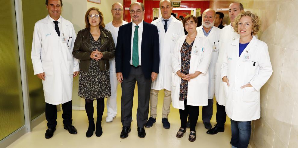 El Hospital Clínico estrena el primero de los tres aceleradores lineales con los que contará Aragón para mejorar el tratamiento contra el cáncer