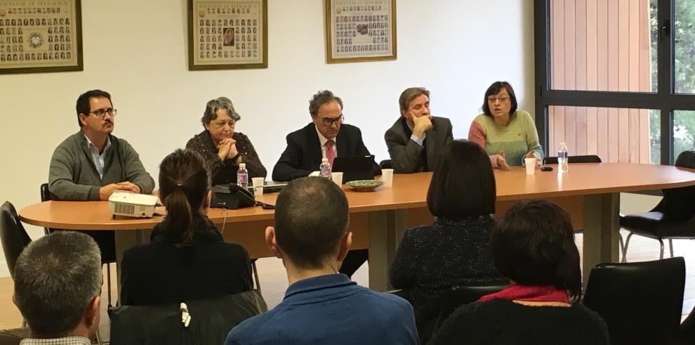 El proyecto ‘Del Aula al Máster’, que lleva la experiencia de los docentes a los estudiantes del Máster de Profesorado, inaugura su segunda edición