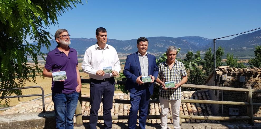 Imágenes de Artieda y Somport en las postales de promoción del tramo aragonés del Camino de Santiago