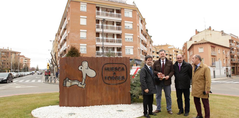 EL PRESIDENTE LAMBÁN AGRADECE LA GRAN APORTACION DE FORGES Y SU GENEROSIDAD  CON HUESCA EN SU HOMENAJE EN EL CONGRESO DE PERIODISMO DIGITAL 