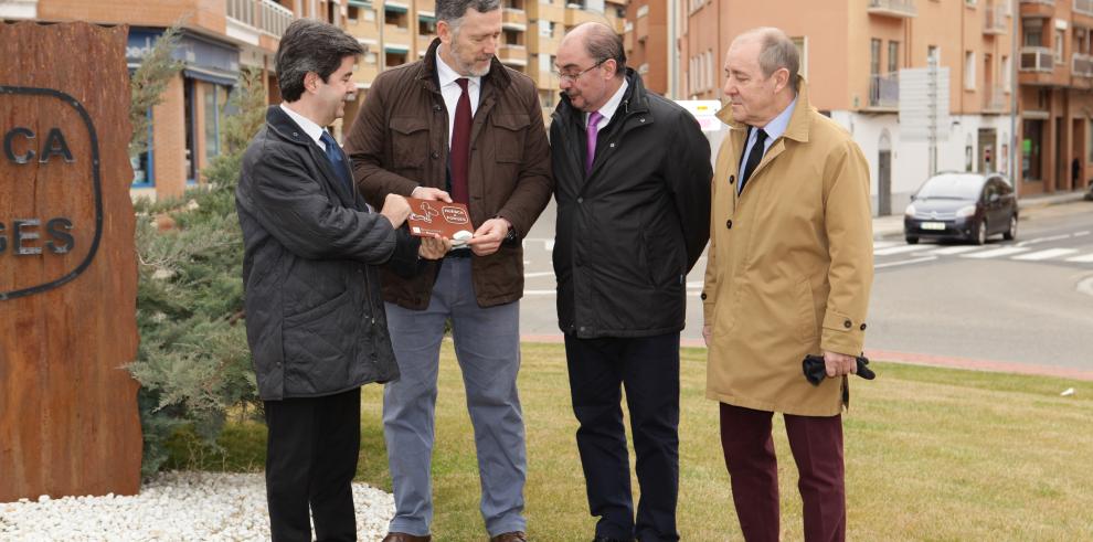 EL PRESIDENTE LAMBÁN AGRADECE LA GRAN APORTACION DE FORGES Y SU GENEROSIDAD  CON HUESCA EN SU HOMENAJE EN EL CONGRESO DE PERIODISMO DIGITAL 