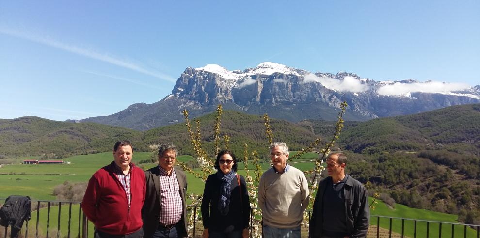 Olona: "El Pueyo de Araguás no solo tiene el aire más limpio de Aragón, también uno los más puros del mundo"