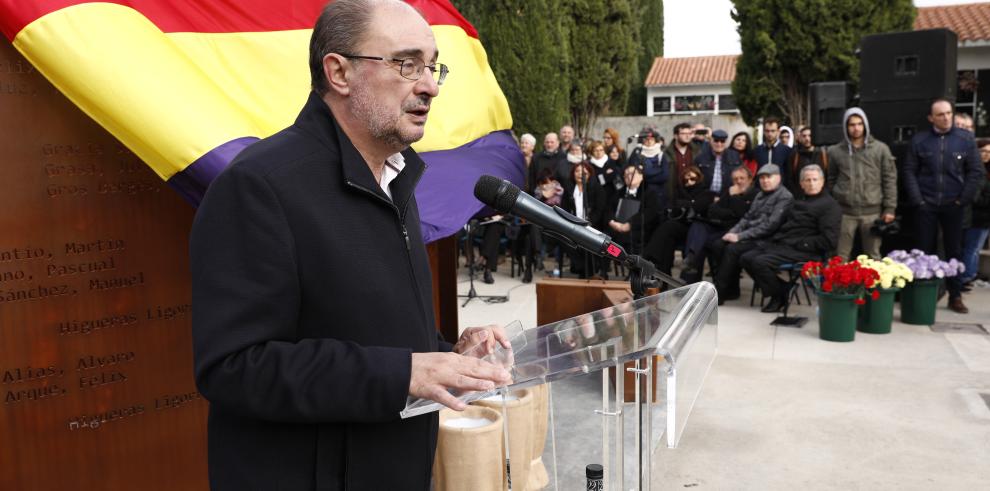 El Presidente de Aragón participa en el homenaje de 207 fusilados y represaliados durante el franquismo en Zuera y en la inauguración del memorial