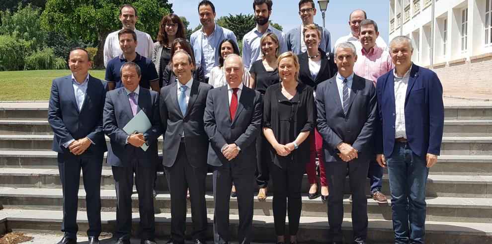 Gastón analiza la situación de la economía aragonesa junto a los alumnos del programa AMP Zaragoza