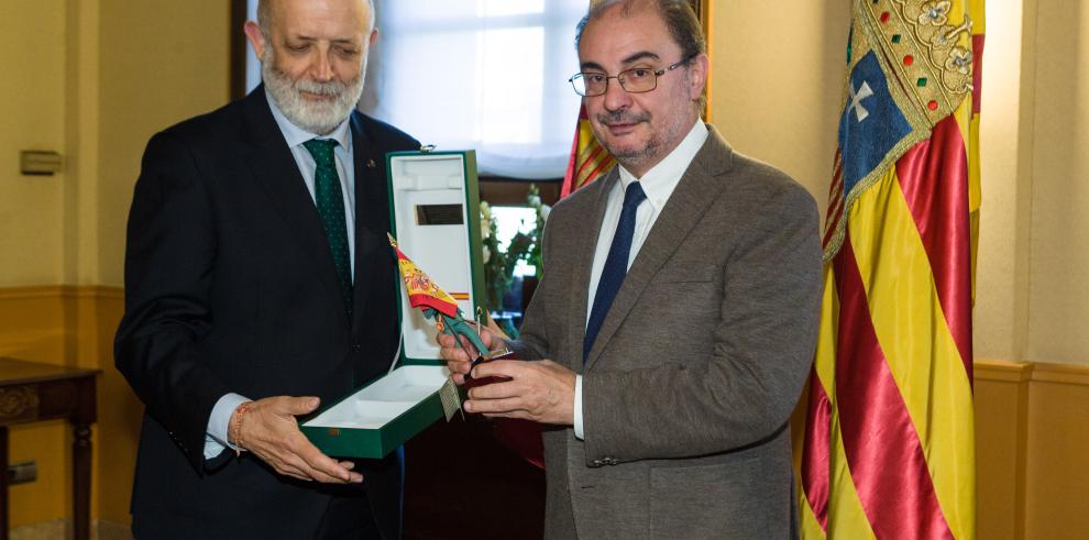 El Director de la Guardia Civil, Félix Azón, visita al presidente de Aragón