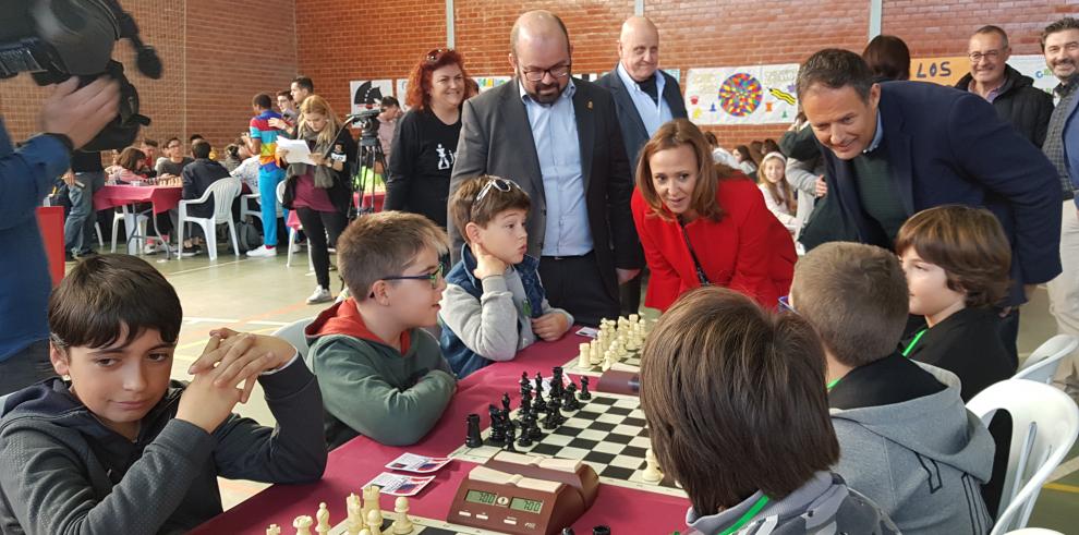 Mil alumnos aragoneses se dan cita en Cariñena en la jornada de ajedrez en la escuela