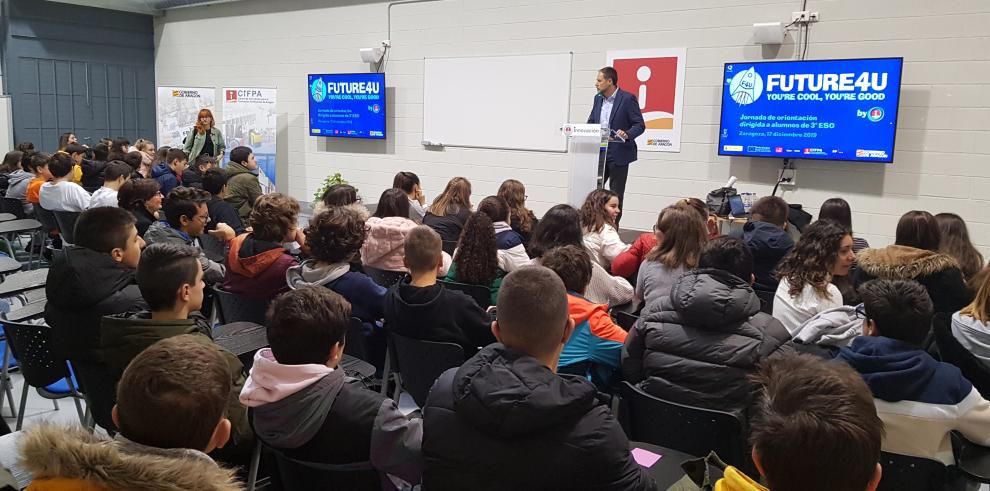 Una jornada muestra a alumnos de 3º de ESO toda la oferta formativa por la que pueden optar en el futuro