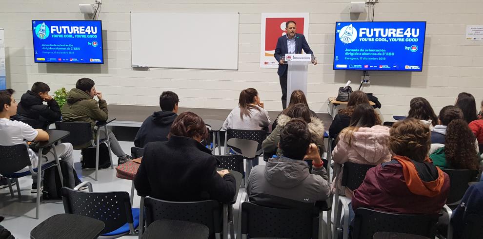 Una jornada muestra a alumnos de 3º de ESO toda la oferta formativa por la que pueden optar en el futuro