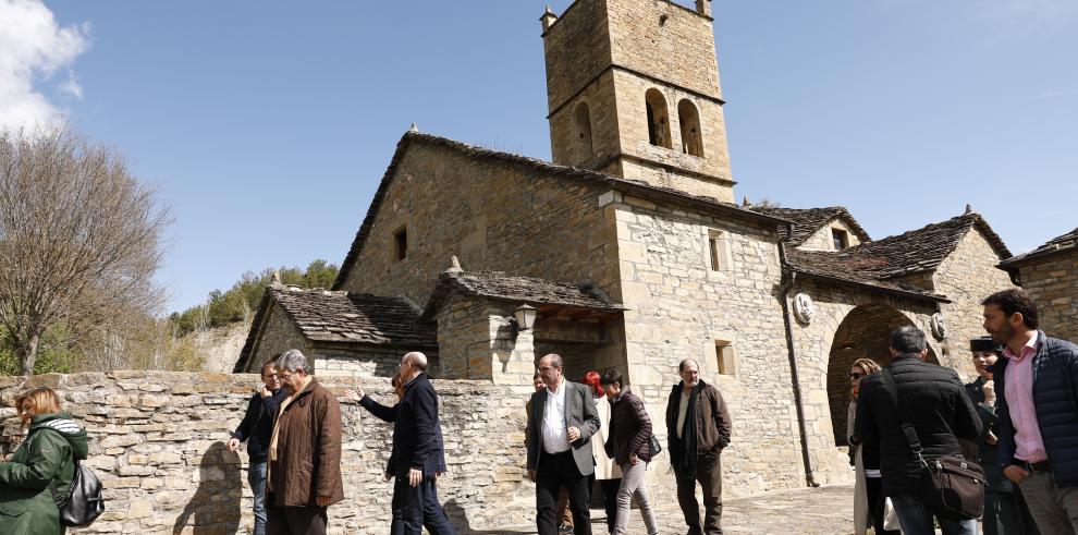 Lambán elogia el proyecto de Morillo de Tou y destaca el potencial del Sobrarbe vinculado al turismo y al sector agropecuario