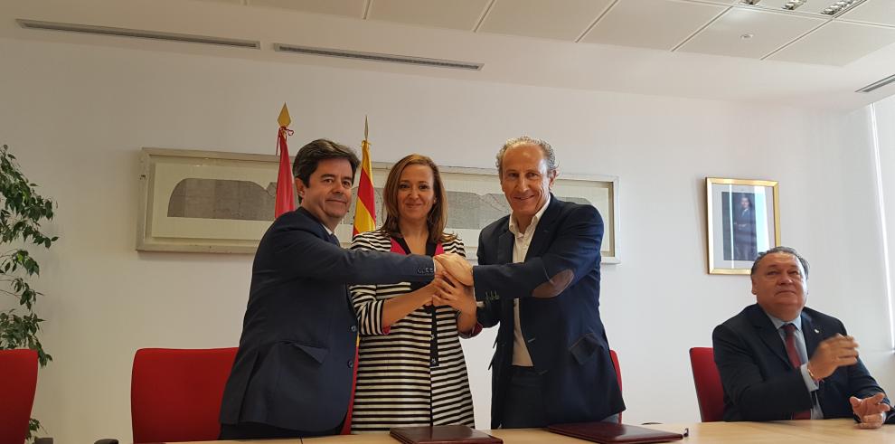 Gobierno de Aragón, Ayuntamiento de Huesca y Fundación Alcoraz impulsan la creación de la primera escuela de fútbol base de Aragón