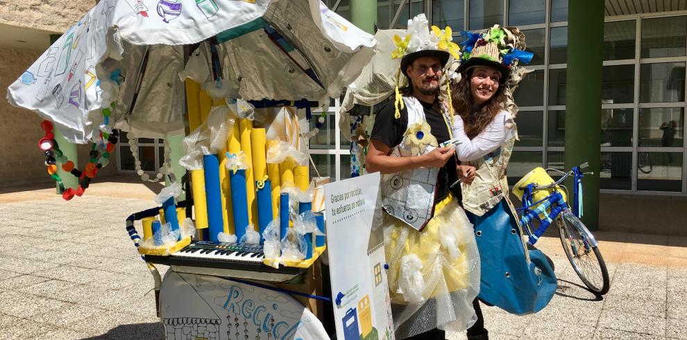 Acción de sensibilización ambiental sobre la recogida selectiva de envases en los campus de Zaragoza y Huesca