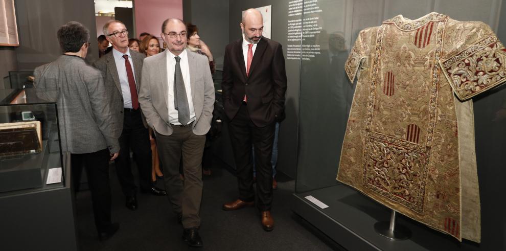 La exposición “Panteones Reales de Aragón” recibe la visita del ministro José Guirao