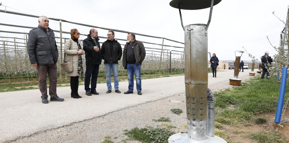 Lambán visita un proyecto innovador de fruticultura a más de mil metros de altura en la localidad turolense de Villarquemado