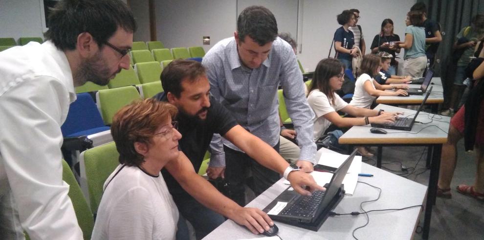 Los participantes en los campos de voluntariado del IAJ reciben una acreditación 