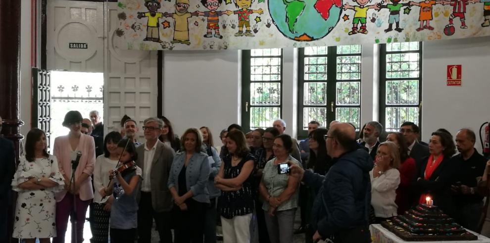 La consejera Mayte Pérez celebra el centenario del colegio Gascón y Marín junto a su comunidad escolar