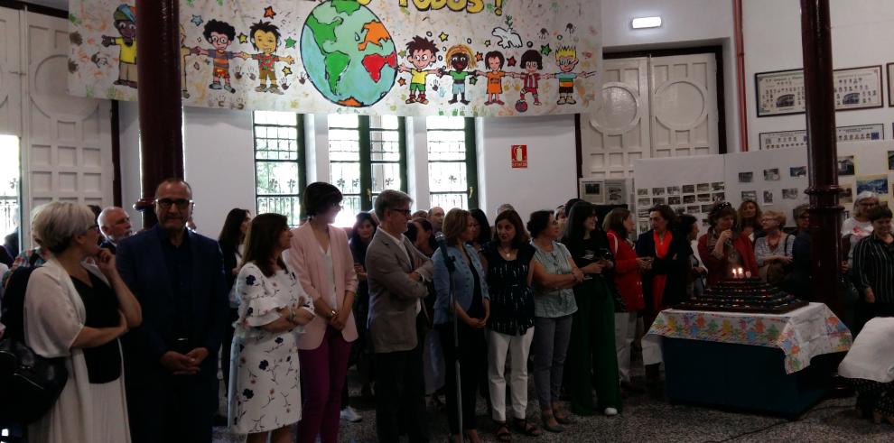 La consejera Mayte Pérez celebra el centenario del colegio Gascón y Marín junto a su comunidad escolar