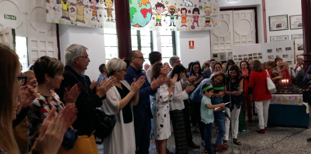 La consejera Mayte Pérez celebra el centenario del colegio Gascón y Marín junto a su comunidad escolar